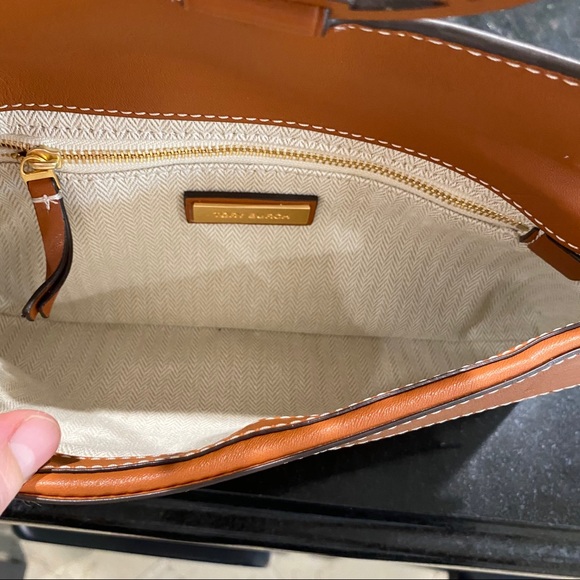 Tory Burch Cuoio Miller Clutch NWOT - Picture 13 of 16